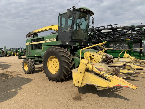 2000 John Deere 6650 Forage Harvester