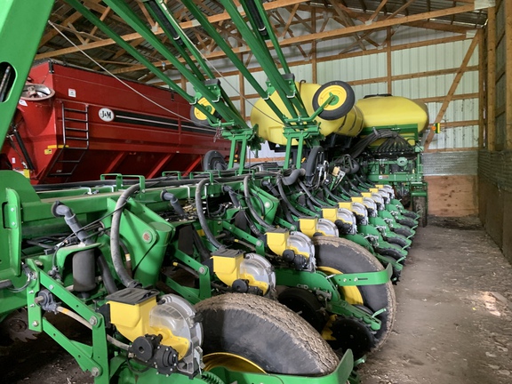 2014 John Deere 1770NT Planter