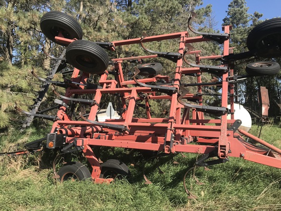 2000 Hiniker 4500 Field Cultivator