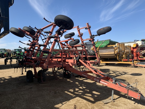 2000 Hiniker 4500 Field Cultivator