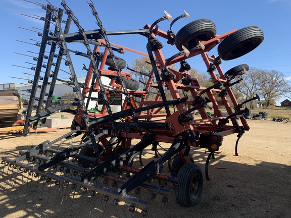 2000 Hiniker 4500 Field Cultivator