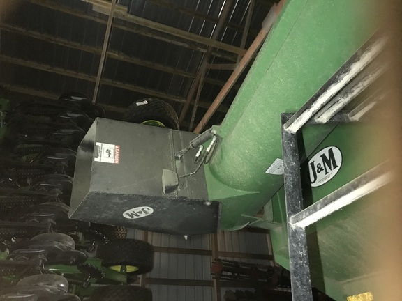 J&M 1326 Grain Cart