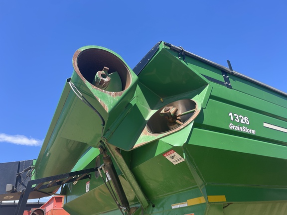 J&M 1326 Grain Cart