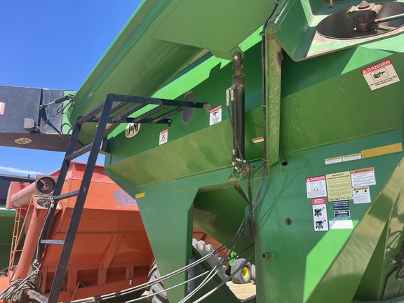 J&M 1326 Grain Cart