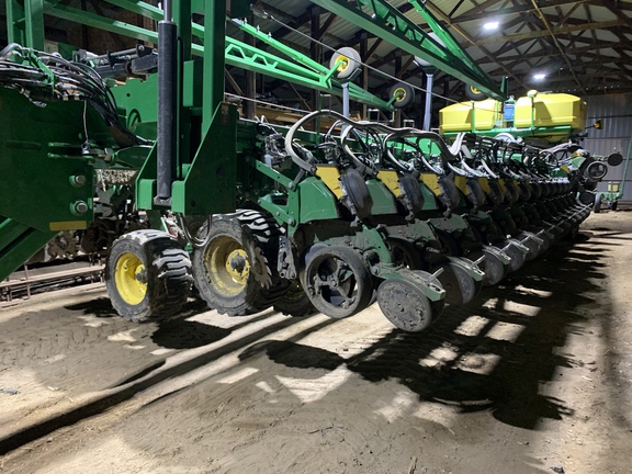 2022 John Deere DB90 Planter