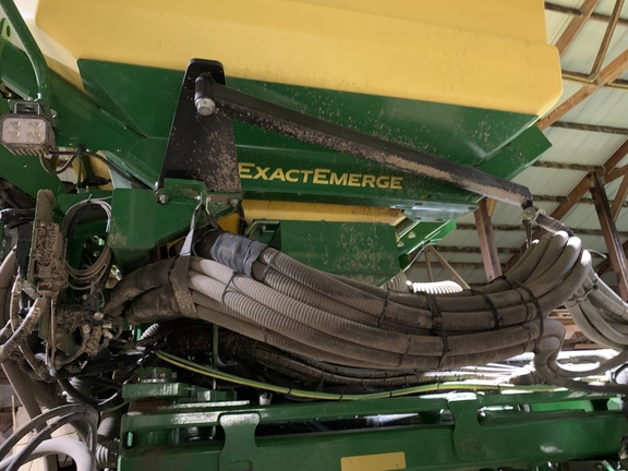 2022 John Deere DB90 Planter