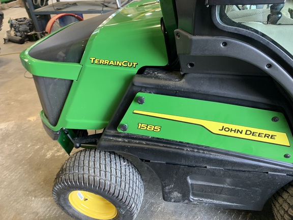 2024 John Deere 1585 Mower/Front Deck