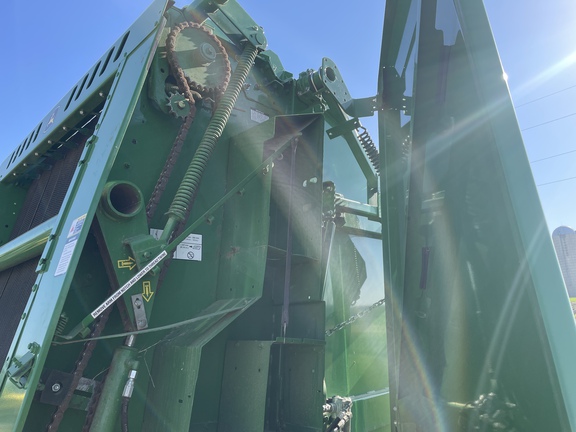 2022 John Deere 560M Baler/Round