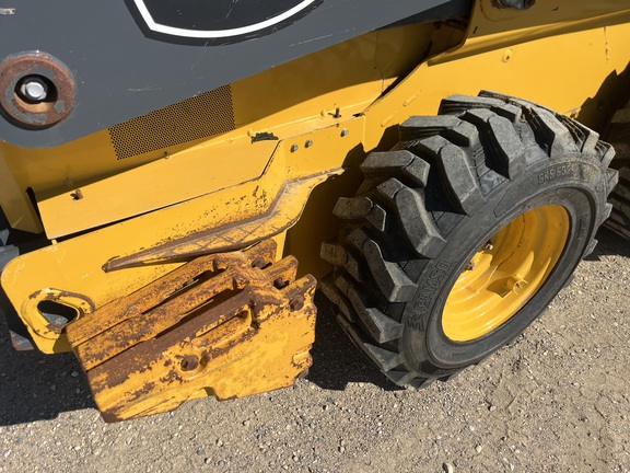 2022 John Deere 324G Skid Steer Loader