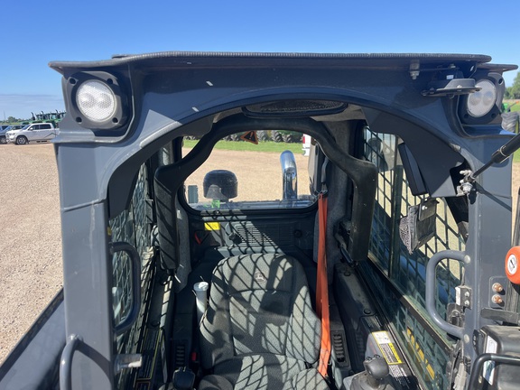 2022 John Deere 324G Skid Steer Loader