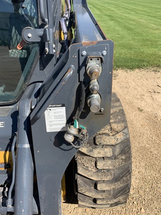 2022 John Deere 324G Skid Steer Loader