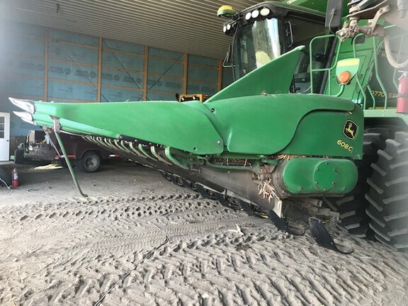 2012 John Deere 608C StalkMaster Header Corn Head