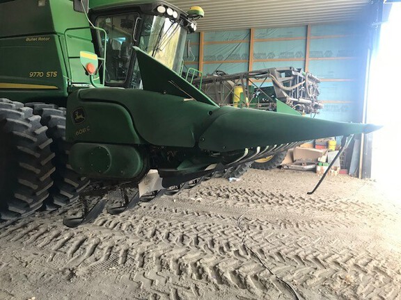 2012 John Deere 608C StalkMaster Header Corn Head