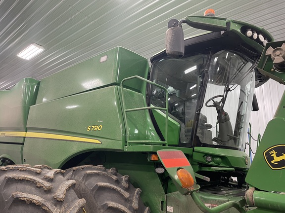 2020 John Deere S790 Combine