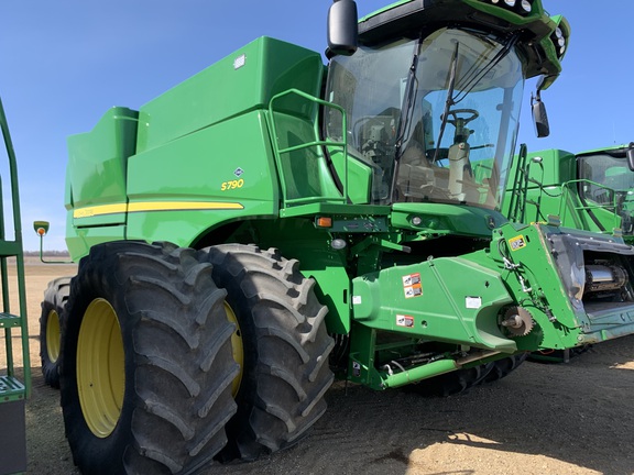 2020 John Deere S790 Combine