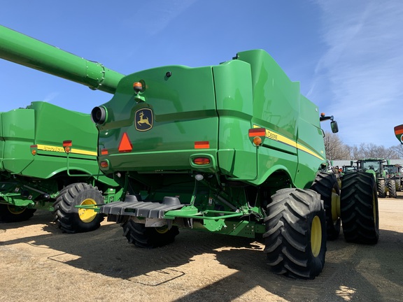 2020 John Deere S790 Combine