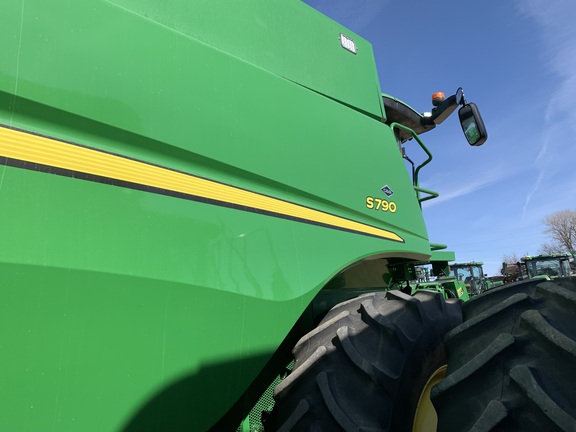 2020 John Deere S790 Combine