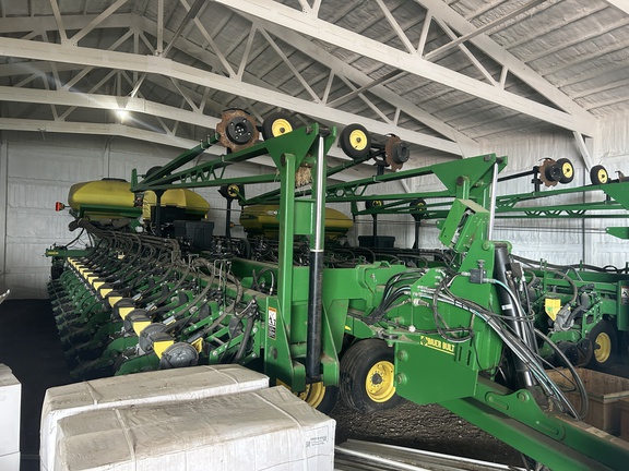 2013 John Deere DB80 Planter