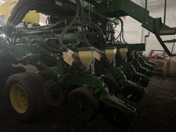 2013 John Deere DB80 Planter