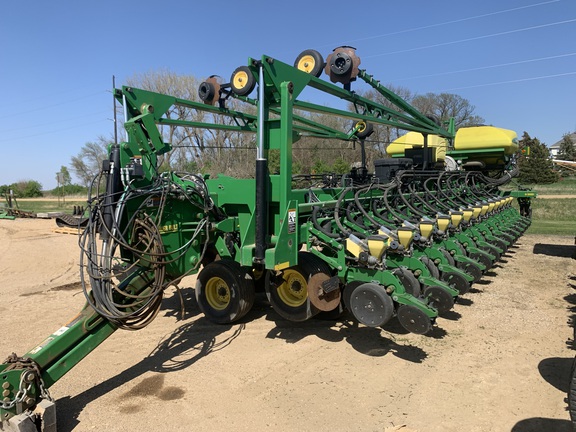 2013 John Deere DB80 Planter
