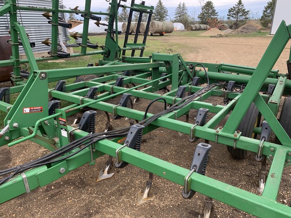 2002 John Deere 980 Field Cultivator