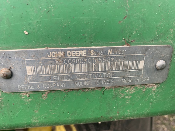 2002 John Deere 980 Field Cultivator