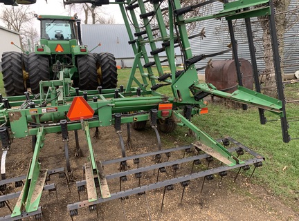 2002 John Deere 980 Field Cultivator