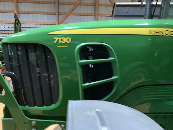 2010 John Deere 7130 Tractor