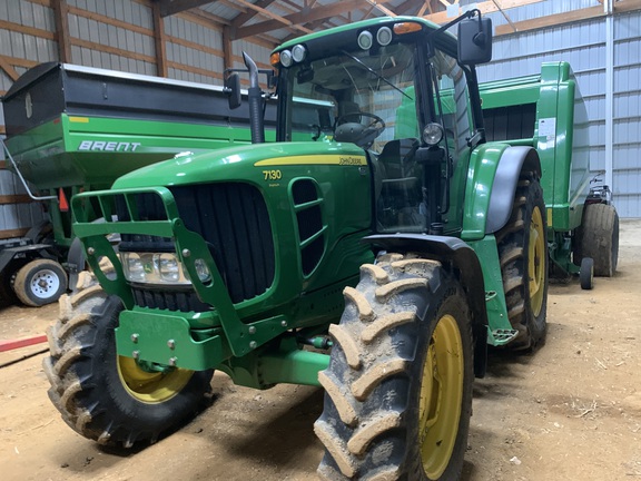 2010 John Deere 7130 Tractor