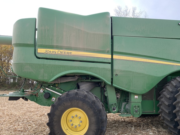 2023 John Deere S780 Combine