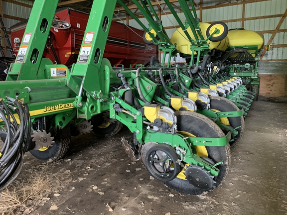 2014 John Deere 1770NT Planter