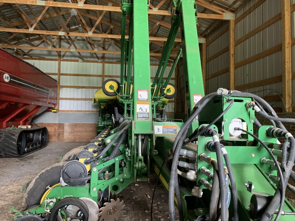 2014 John Deere 1770NT Planter