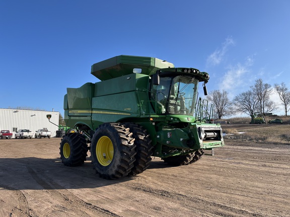 2023 John Deere S770 Combine