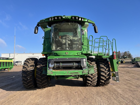 2023 John Deere S770 Combine