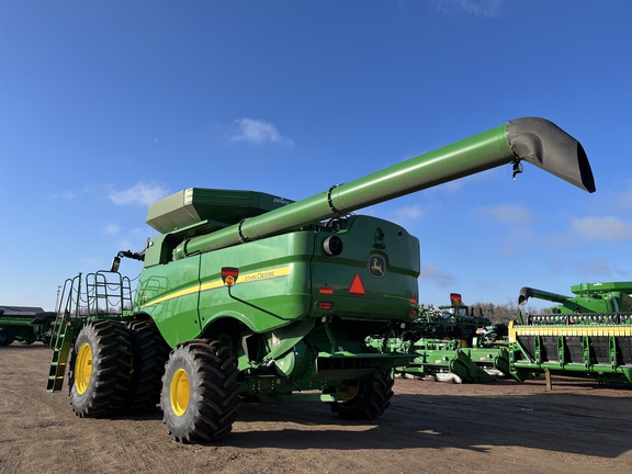 2023 John Deere S770 Combine