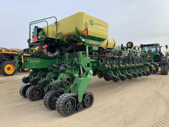 2022 John Deere 1775NT Planter