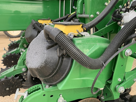 2022 John Deere 1775NT Planter