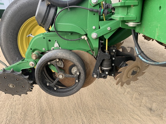 2022 John Deere 1775NT Planter