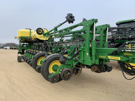 2022 John Deere 1775NT Planter