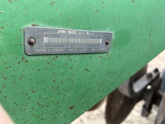 1998 John Deere 637 Disk