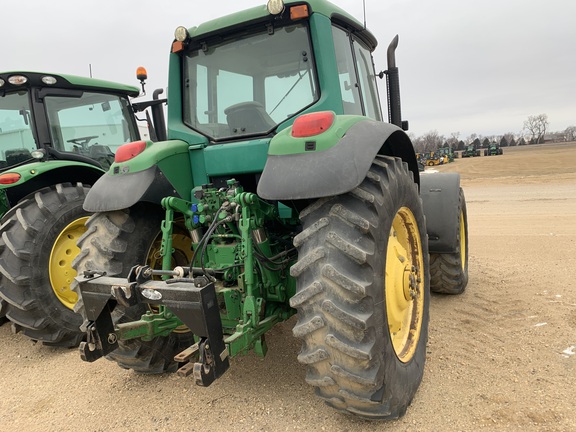 2003 John Deere 7520 Tractor