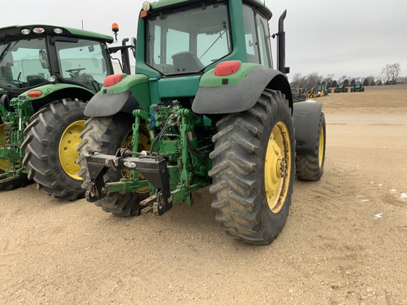 2003 John Deere 7520 Tractor