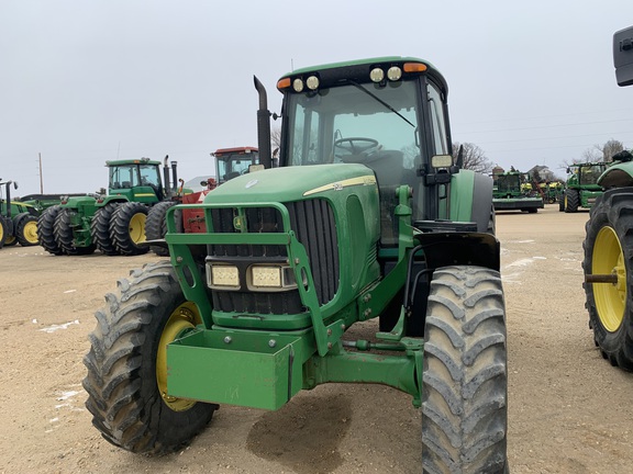 2003 John Deere 7520 Tractor