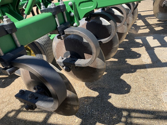 2017 John Deere 2730 Disk Ripper