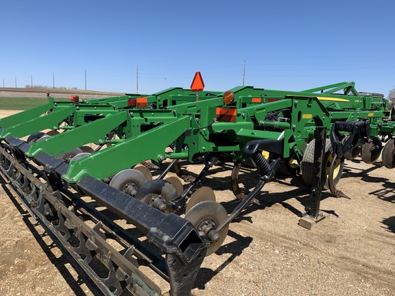 2017 John Deere 2730 Disk Ripper