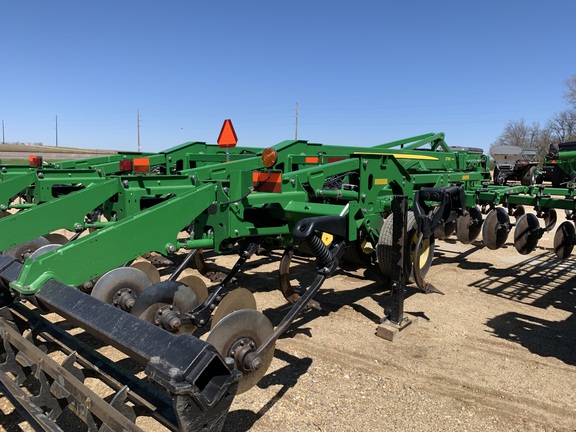 2017 John Deere 2730 Disk Ripper