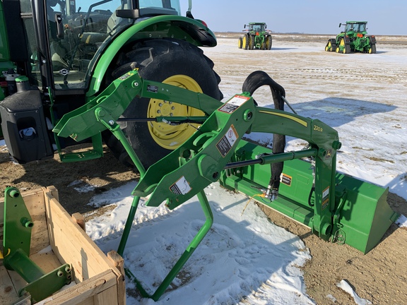 2022 John Deere 220R Loader