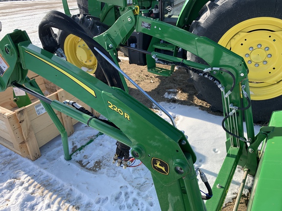 2022 John Deere 220R Loader