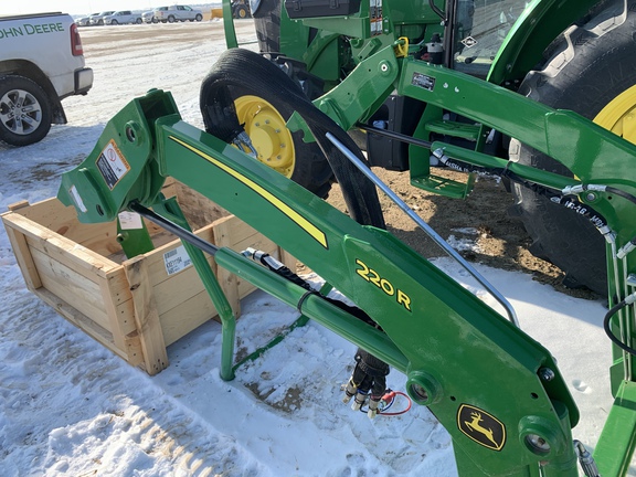 2022 John Deere 220R Loader