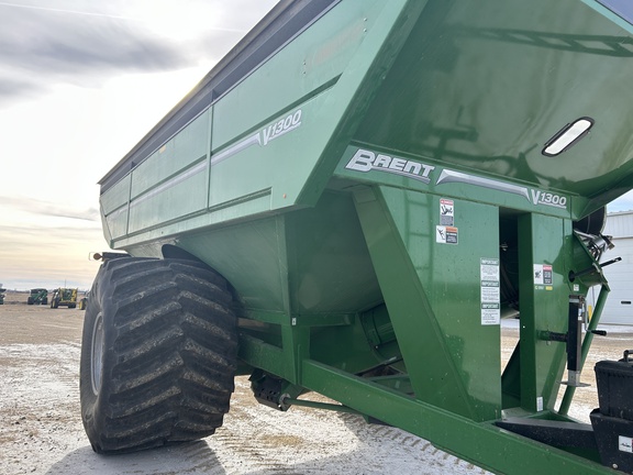 2018 Brent V 1300 Grain Cart